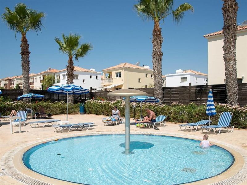Pernera Polycarpia Hotel מראה חיצוני תמונה