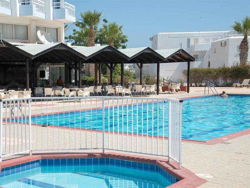 Pernera Polycarpia Hotel מראה חיצוני תמונה